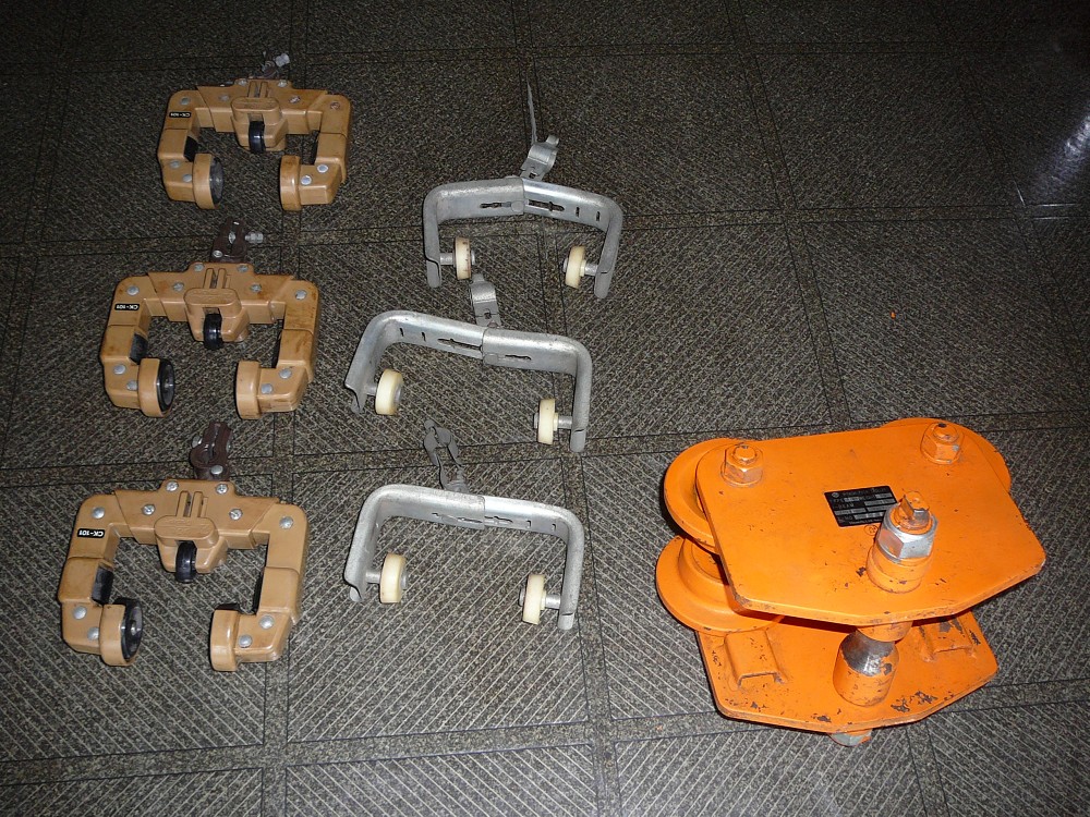 日立 500kg 電動チェーンブロック トロリー・ケーブルハンガー付 